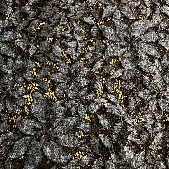 Karen Kane Bell Sleeve Lace Top Size Small Women’s in Blue - Picture 7 of 10